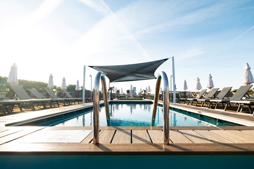 SCHIFF_POOL_SENA