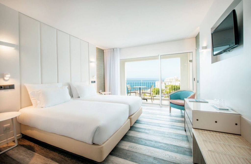 thumb_4562339_hotel_big