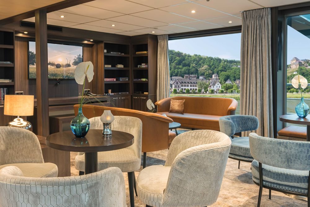Elegant by AMADEUS_ Amadeus Club_The AMADEUS Club of the Elegant by AMADEUS with an amazing view_Lueftner Cruises_Amadeus_Thomas Weinholzner2