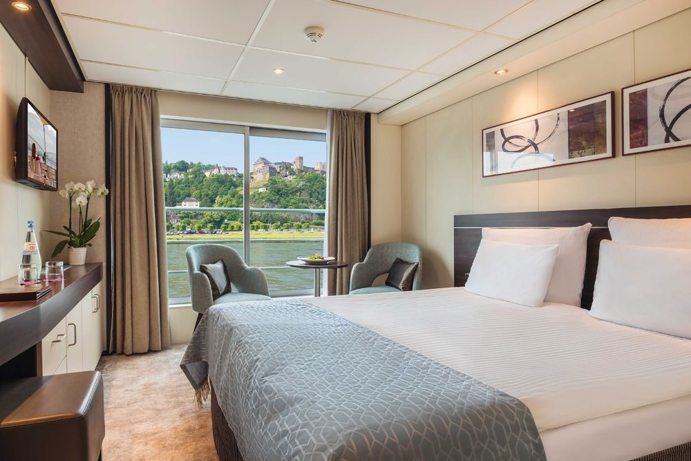 Elegant by AMADEUS_ Cabin._Cabin of the Elegant by AMADEUS with View from Dropdown Window_Lueftner Cruises_Amadeus_Moving Pictures
