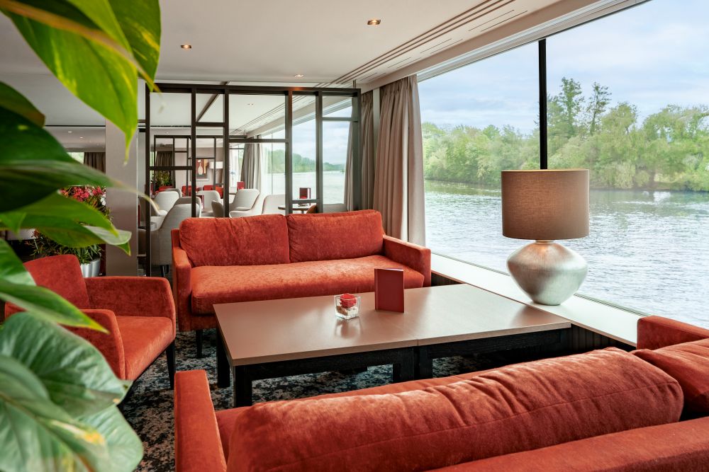 RN_CLEA_PANORAMA_LOUNGE_01